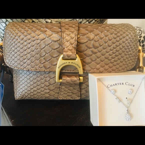 Donney burke bag nwt. Comes free gift - Picture 3 of 7